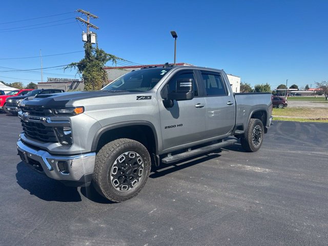 Used 2025 Chevrolet Silverado 2500 LT w/ All Star Edition AWD/4WD image 2