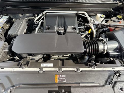 Used 2023 Chevrolet Colorado LT w/ LT Convenience Package III AWD/4WD image 17