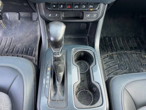 Used 2022 Chevrolet Colorado Z71 AWD/4WD image 18