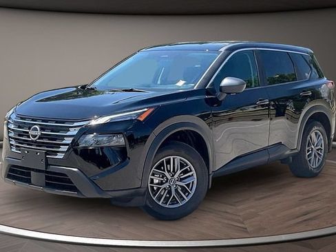 Used 2025 Nissan Rogue S FWD image 1