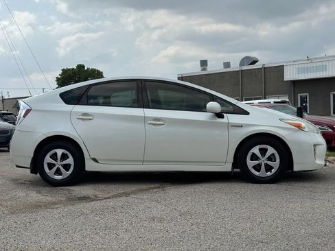 Used 2015 Toyota Prius Two FWD image 8