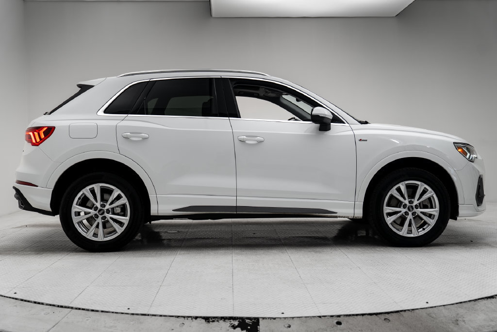 Used 2023 Audi Q3 2.0T Premium Plus w/ Premium Plus Package AWD/4WD image 37