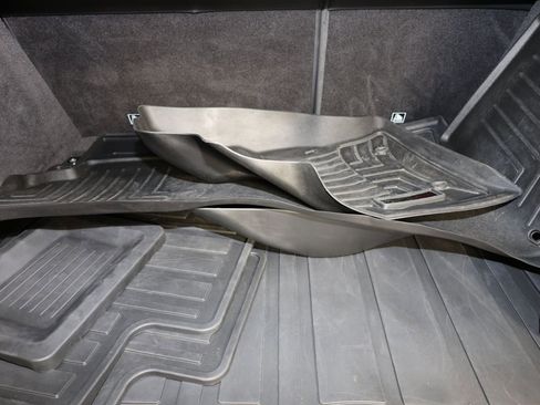 Used 2018 Land Rover Range Rover Sport SVR image 19