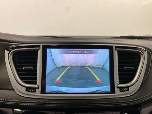 New 2027 Chrysler Pacifica Select FWD image 12