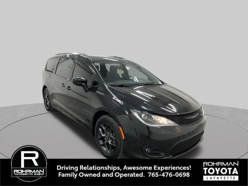 Used 2019 Chrysler Pacifica Touring-L w/ S Appearance Package FWD image 8