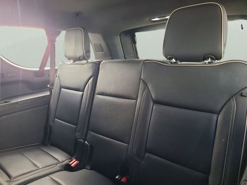 Used 2024 Chevrolet Suburban Premier AWD/4WD image 11