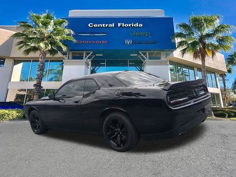Used 2019 Dodge Challenger SXT RWD image 7