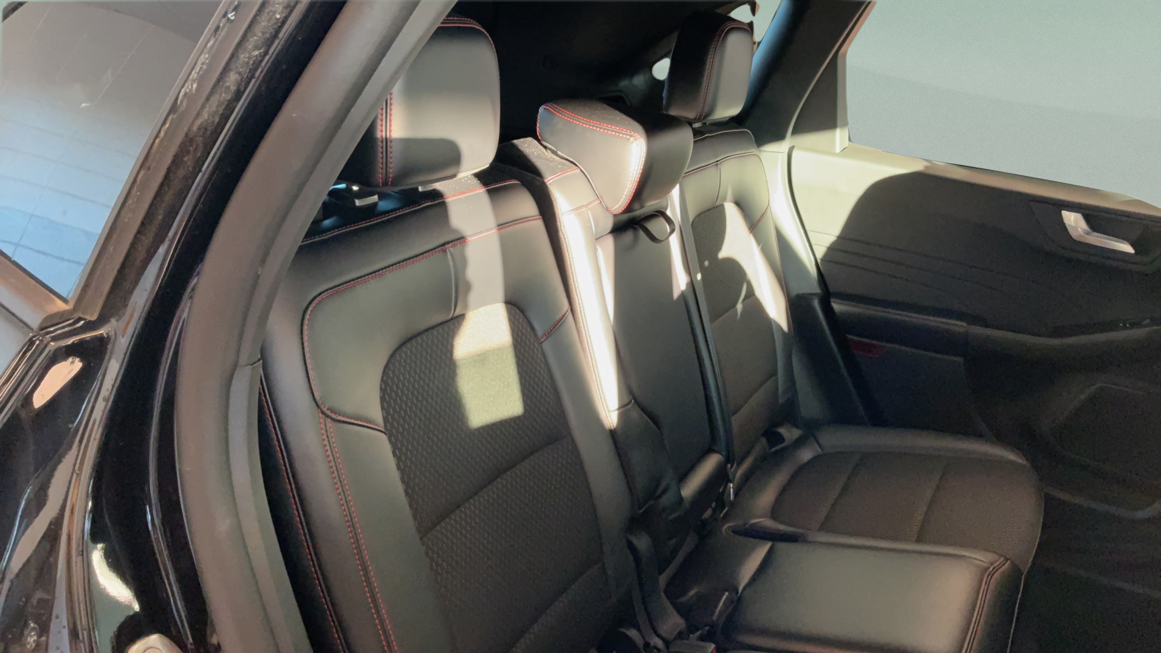 Used 2025 Ford Escape ST-Line Select AWD/4WD image 41