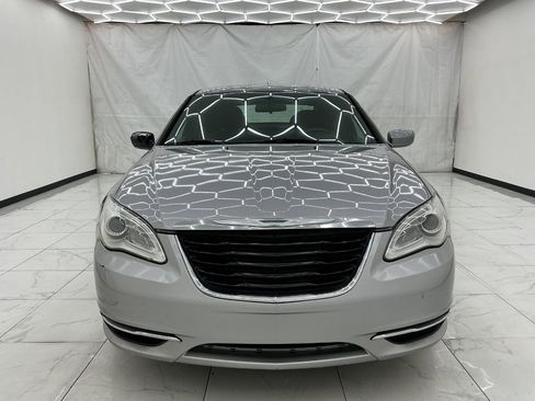 Used 2014 Chrysler 200 LX FWD image 5