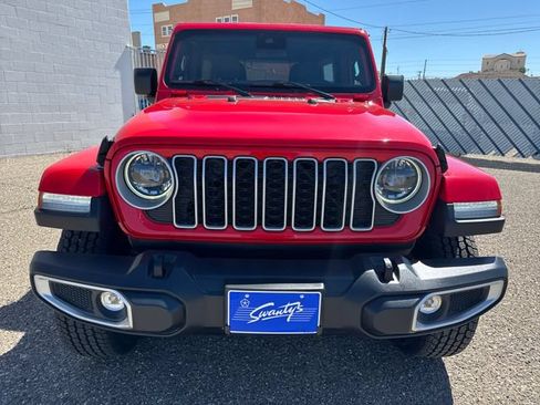 Used 2025 Jeep Wrangler Unlimited Sahara AWD/4WD image 8