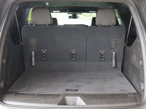 Used 2021 Chevrolet Suburban LT image 40