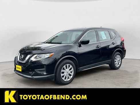 Used 2017 Nissan Rogue S FWD image 1
