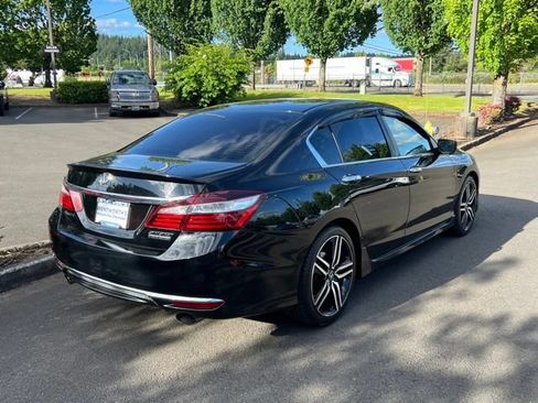 Used 2017 Honda Accord Sport Special Edition image 7