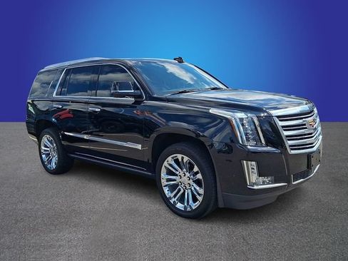 Used 2020 Cadillac Escalade Platinum AWD/4WD image 2