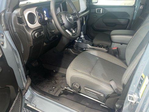 New 2026 Jeep Gladiator Sport image 10