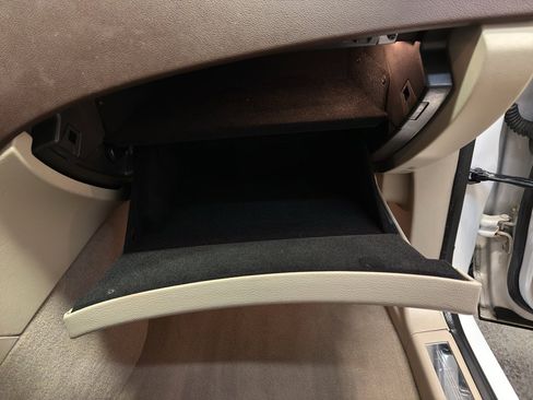 Used 2015 Cadillac SRX Luxury image 24