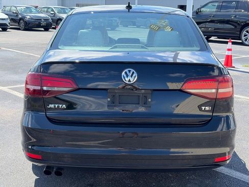 Used 2016 Volkswagen Jetta Sport FWD image 3