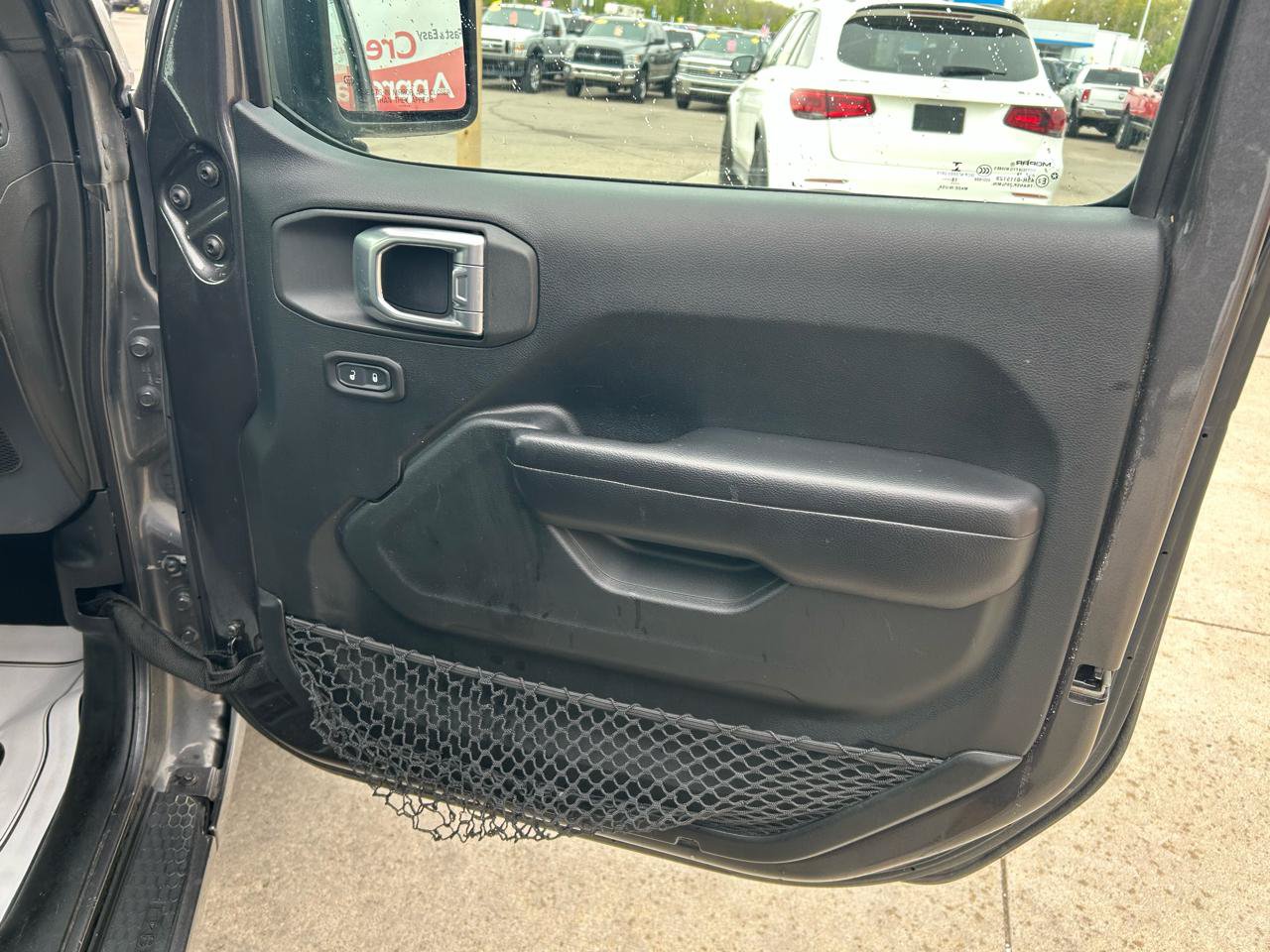Used 2018 Jeep Wrangler Unlimited Sport S AWD/4WD image 16