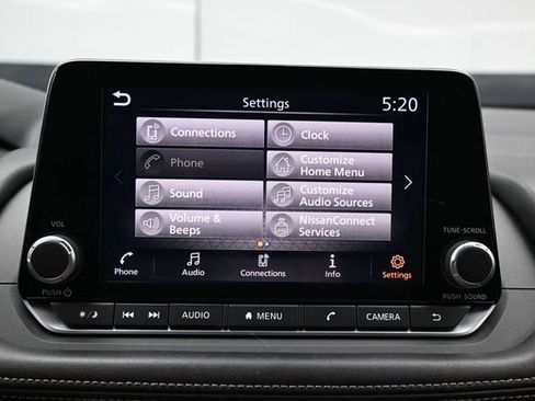 Used 2025 Nissan Rogue SV FWD image 37