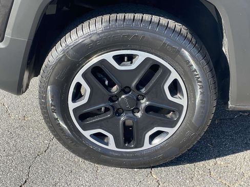 Used 2016 Jeep Renegade Trailhawk image 8