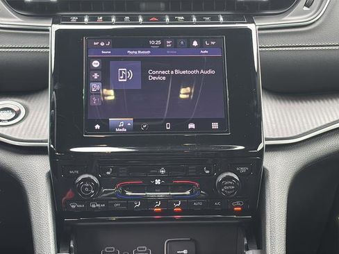 Used 2025 Jeep Grand Cherokee Laredo X w/ Luxury Tech Group I image 23