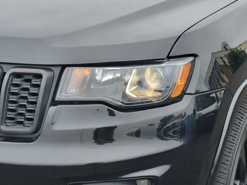Used 2022 Jeep Grand Cherokee Laredo X AWD/4WD image 7