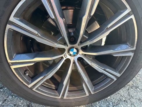Used 2022 BMW X5 xDrive40i w/ M Sport Package image 6
