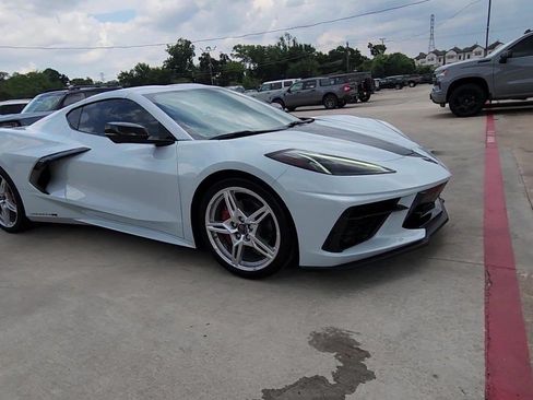 Used 2022 Chevrolet Corvette Stingray Preferred Cpe RWD image 2