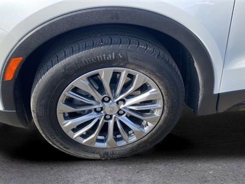 Used 2024 Cadillac XT4 Premium Luxury w/ Cold Weather Package image 18