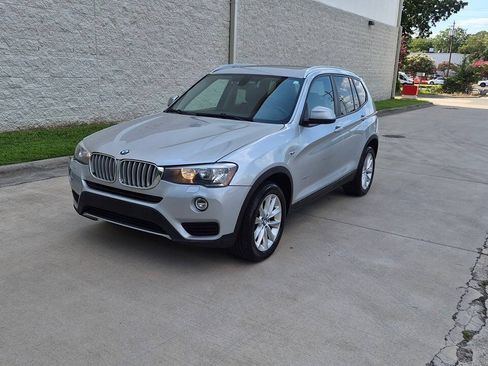 Used 2016 BMW X3 xDrive28i AWD/4WD image 2