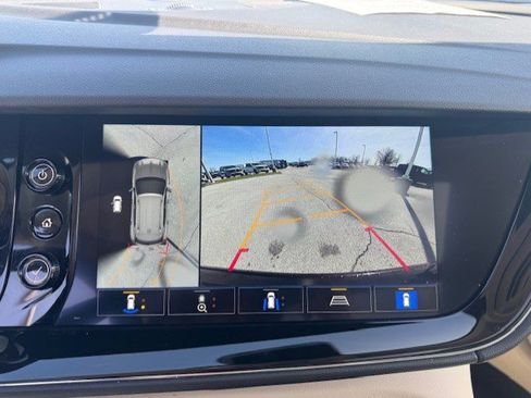 Used 2023 Buick Envision Avenir image 22