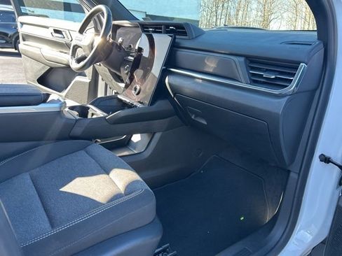 Used 2025 GMC Terrain Elevation image 30