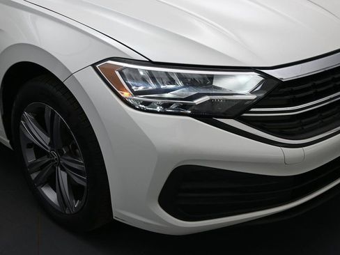 Used 2023 Volkswagen Jetta SE w/ Panoramic Sunroof Package FWD image 15