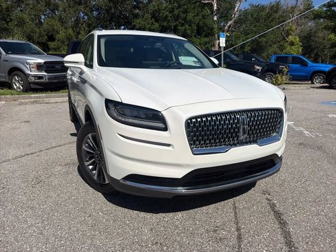 Used 2023 Lincoln Nautilus FWD w/ Premium Package image 5