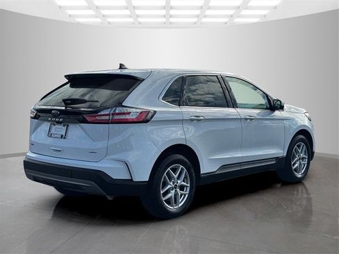 Used 2024 Ford Edge SEL image 7