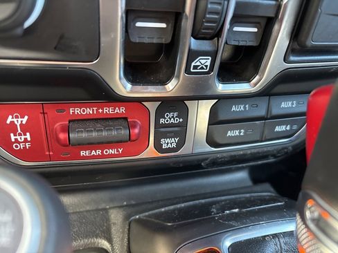 Used 2024 Jeep Wrangler Unlimited Rubicon image 5