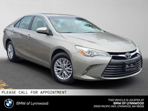 Used 2016 Toyota Camry LE FWD image 1