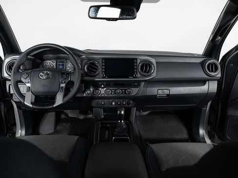 Used 2023 Toyota Tacoma TRD Off-Road image 29