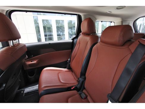 Used 2025 Kia Carnival SX w/ SX Dark Edition Package FWD image 14