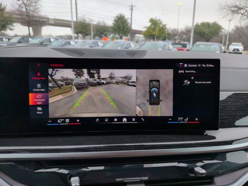 Used 2025 BMW X5 xDrive40i w/ Executive Package image 18