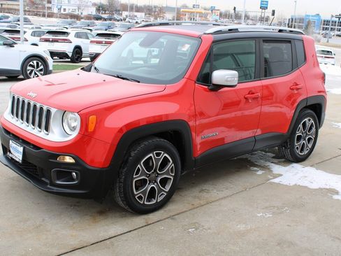 Used 2017 Jeep Renegade Limited image 3