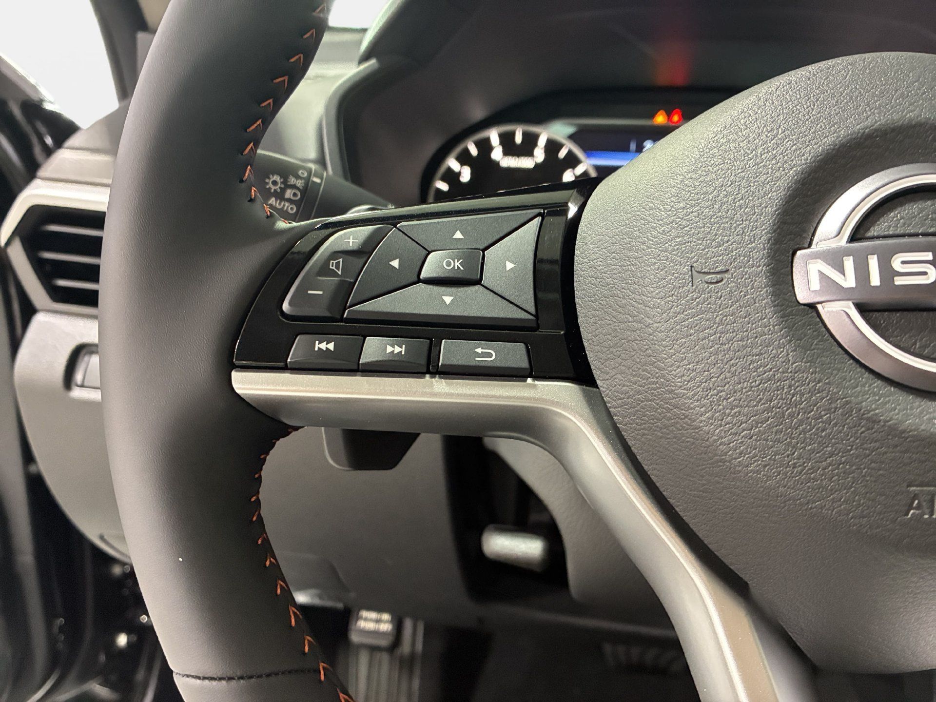 New 2026 Nissan Altima 2.5 SR FWD image 17