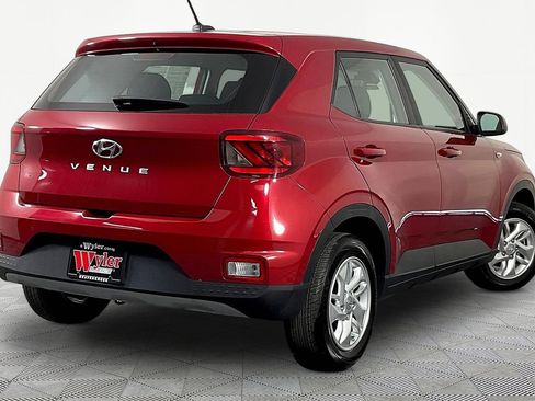 Used 2023 Hyundai Venue SE w/ Cargo Package FWD image 6