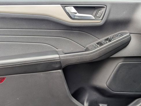 Used 2022 Ford Escape SEL image 12