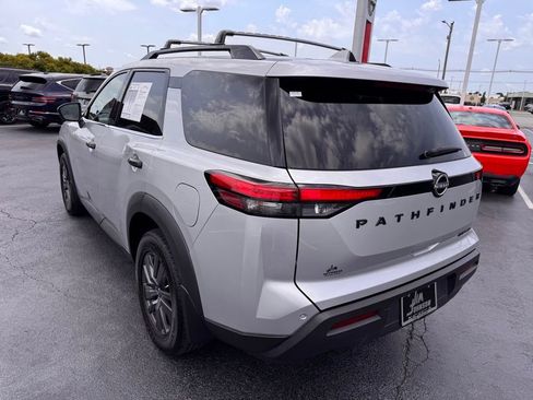 Used 2023 Nissan Pathfinder SV w/ Black Appearance Package AWD/4WD image 3