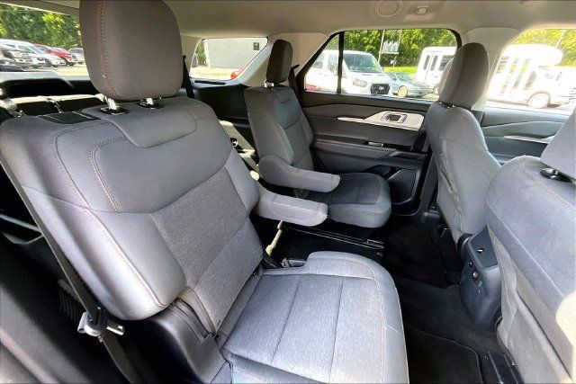 Used 2025 Ford Explorer Active RWD image 28