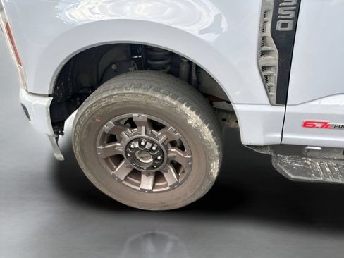 Used 2024 Ford F350 Lariat w/ Sport Appearance Package AWD/4WD image 18