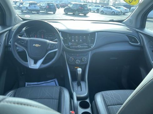 Used 2022 Chevrolet Trax LT w/ LT Convenience Package image 20