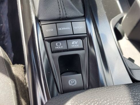 Used 2025 Toyota Camry LE FWD image 27