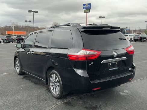 Used 2020 Toyota Sienna Limited Premium image 9